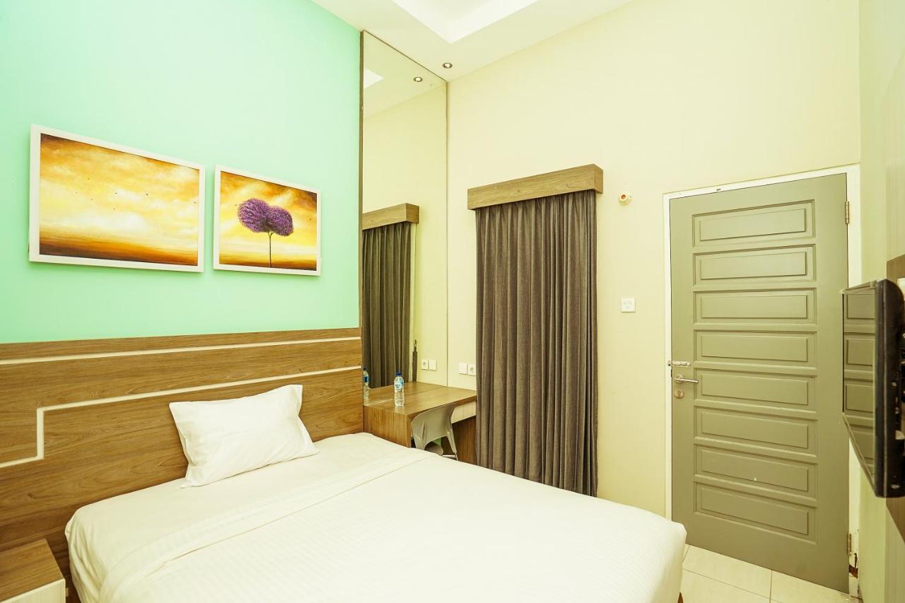Ardhya Guesthouse Syariah By Ecommerceloka Сидоарджо Екстериор снимка