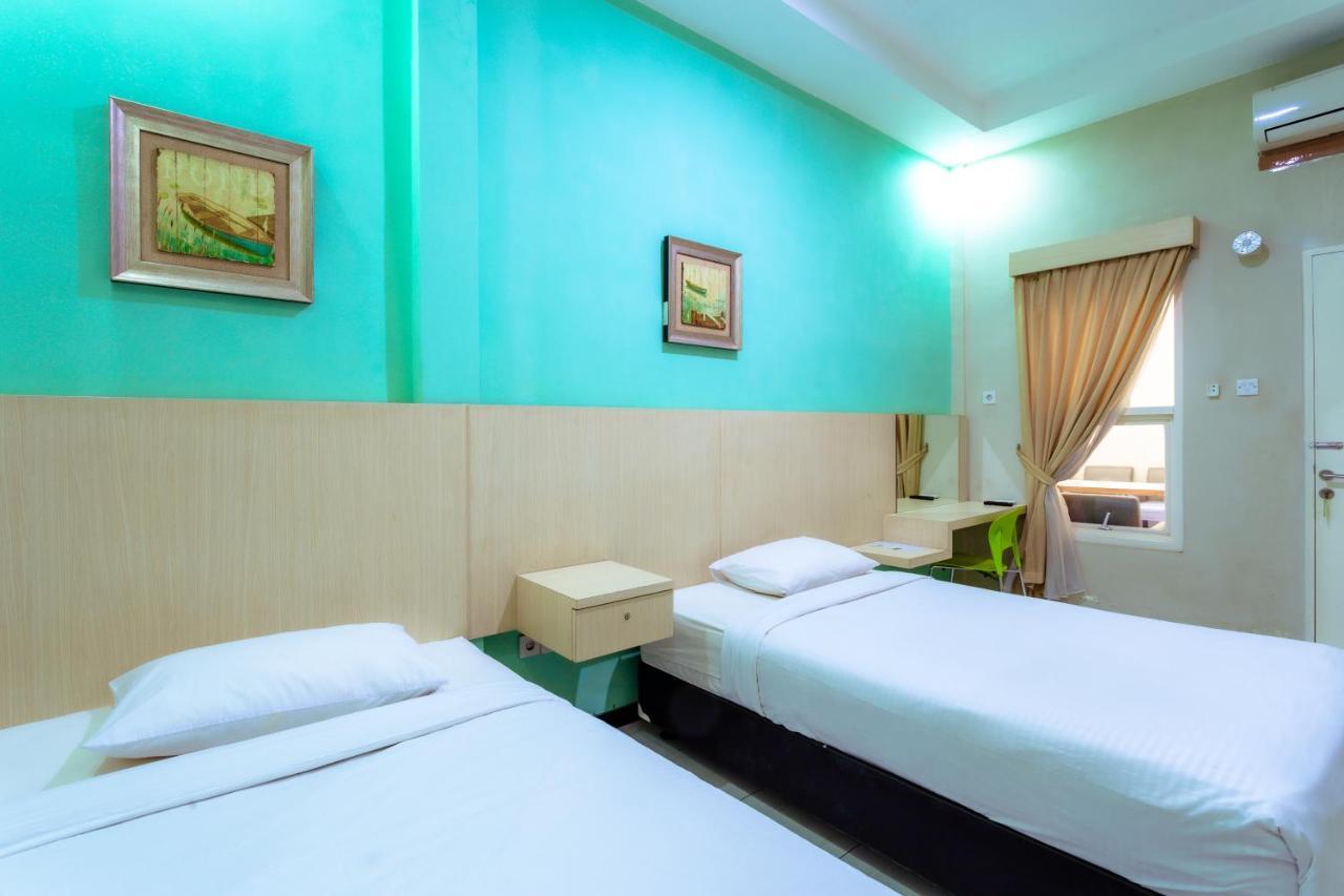 Ardhya Guesthouse Syariah By Ecommerceloka Сидоарджо Екстериор снимка
